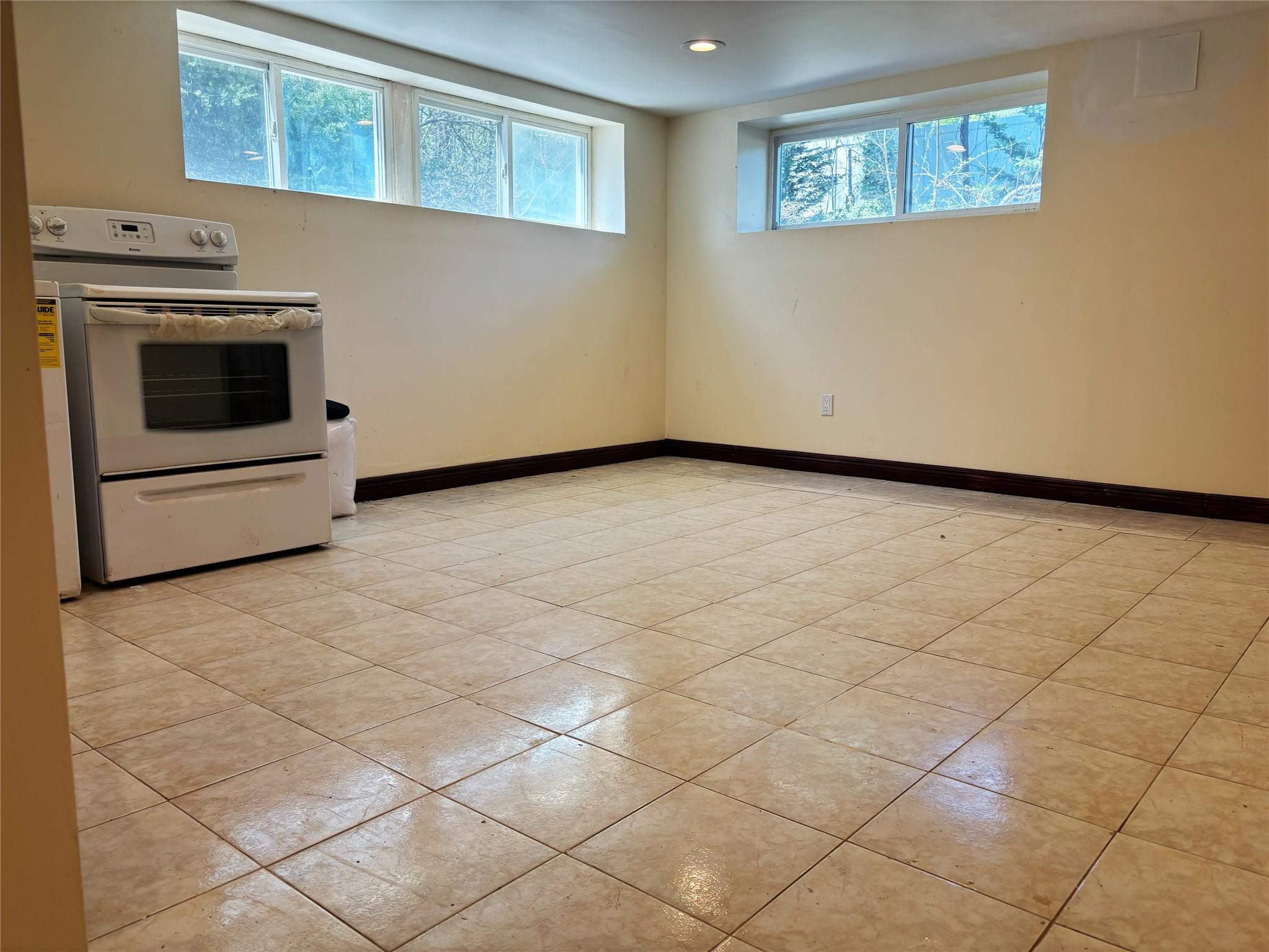 300 Ellen Place Property Photo 30