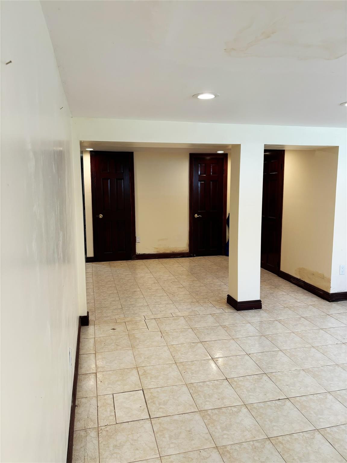 300 Ellen Place Property Photo 31