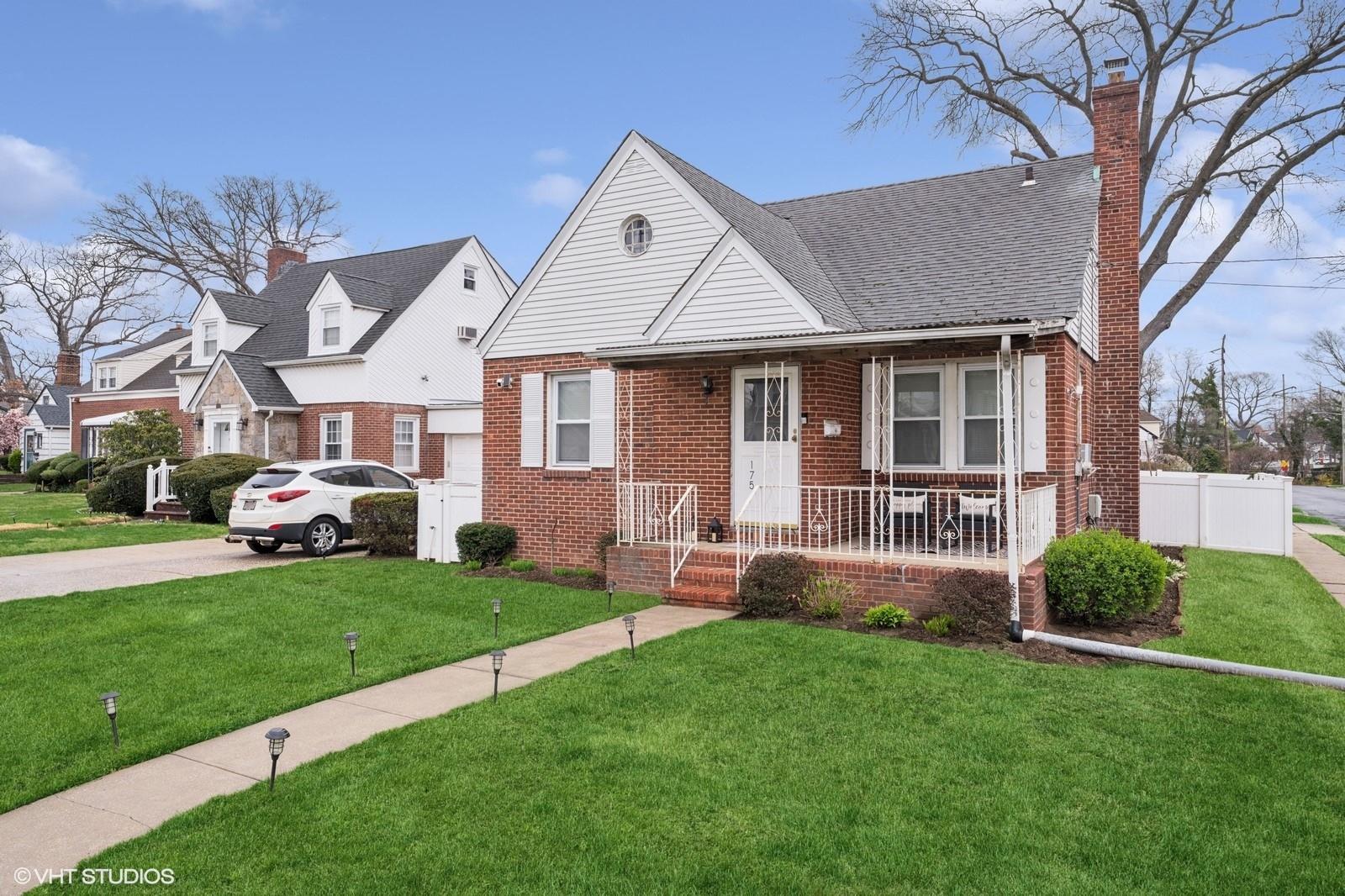 175 Emerson Place Property Photo
