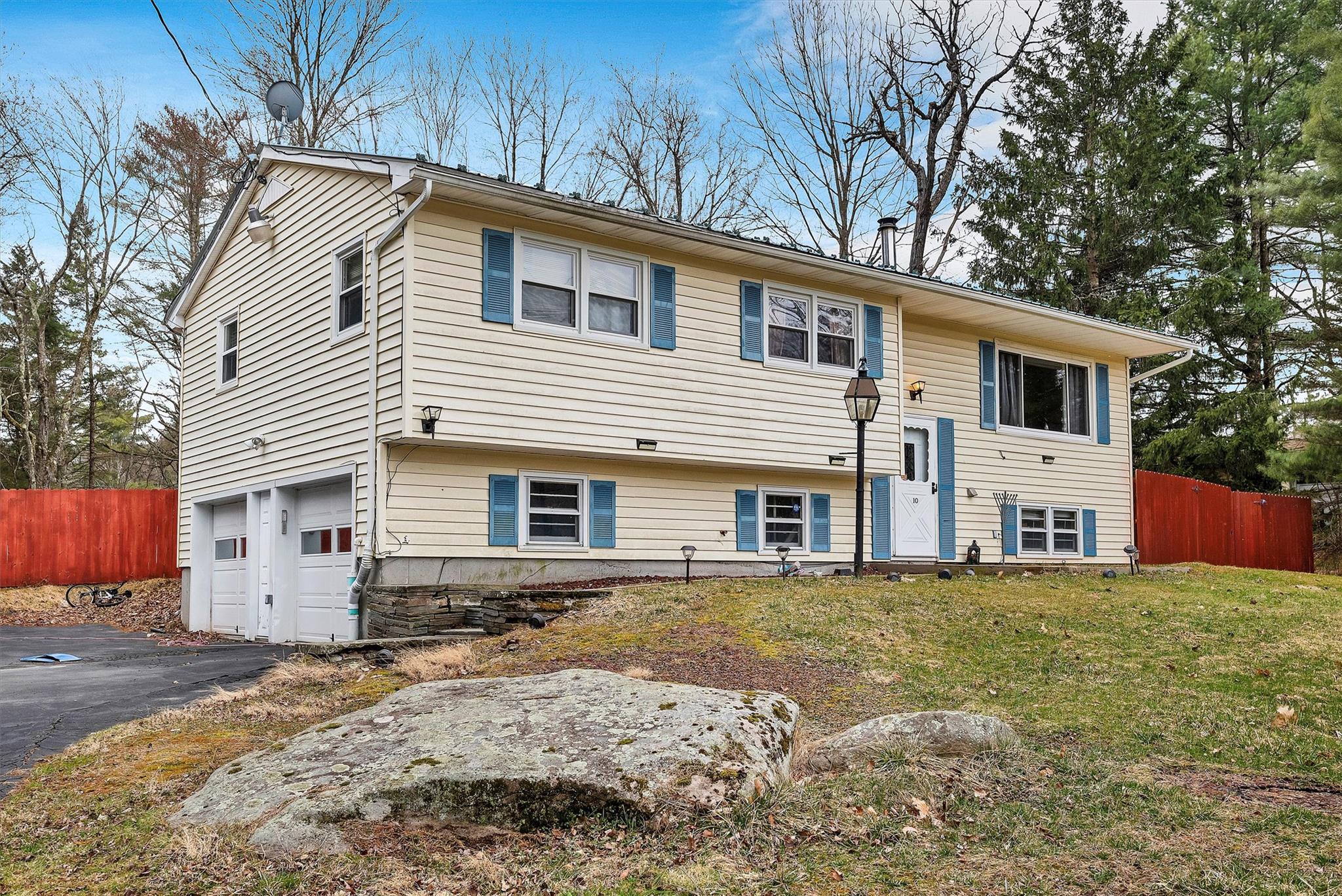 10 Hanover Drive Property Photo