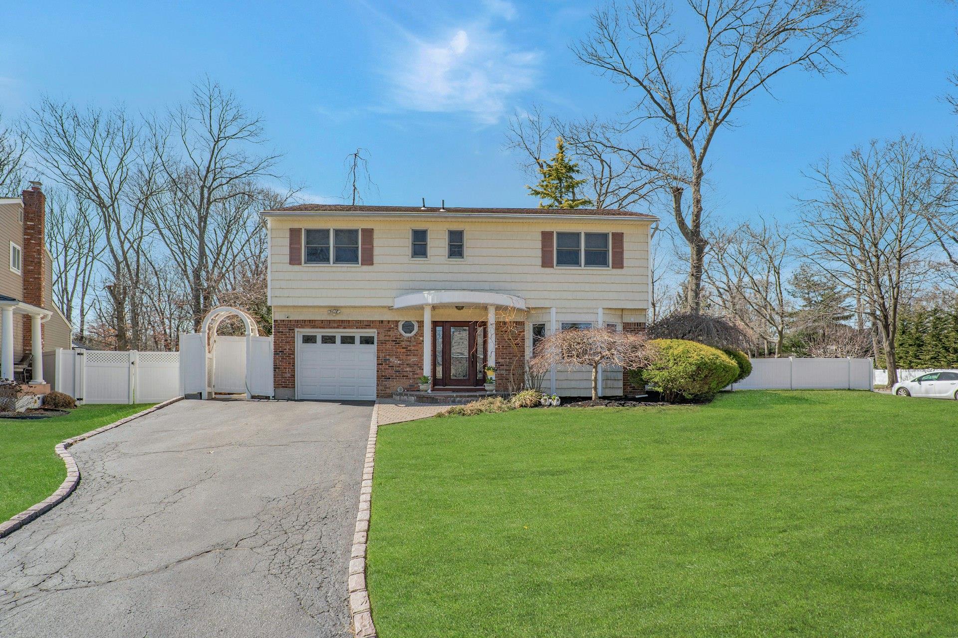 16 Glenmere Lane Property Photo