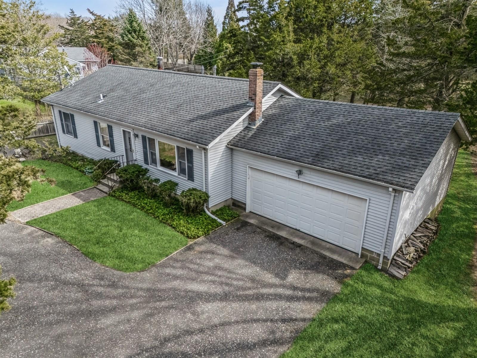 6980 N Bayview Road Property Photo 1