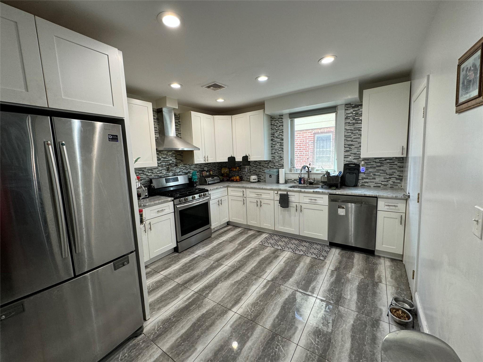 11583 220th Street Property Photo 3
