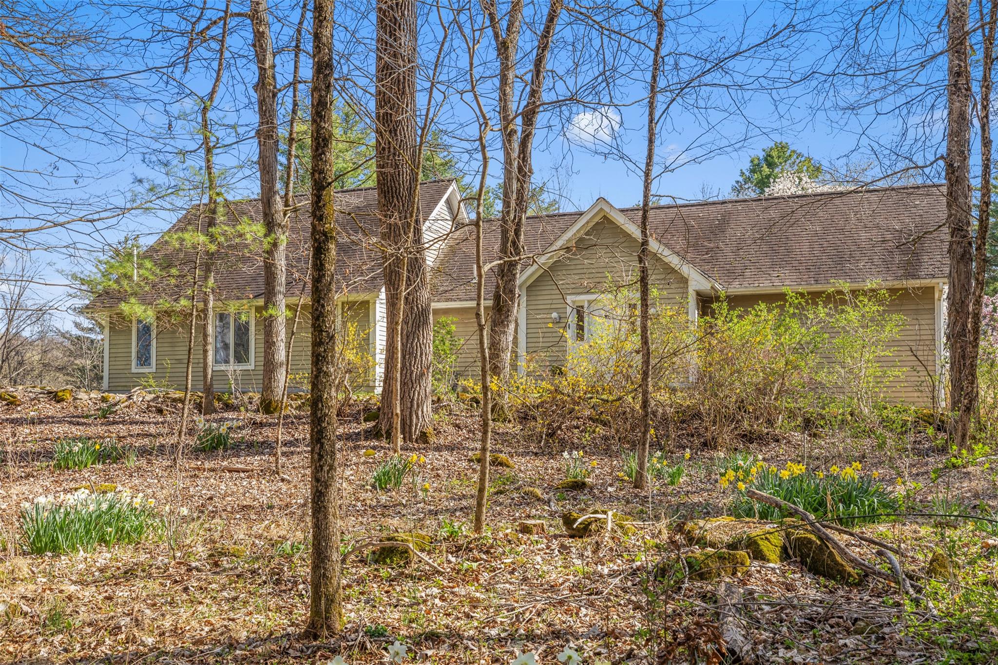 270 Milan Hollow Road Property Photo
