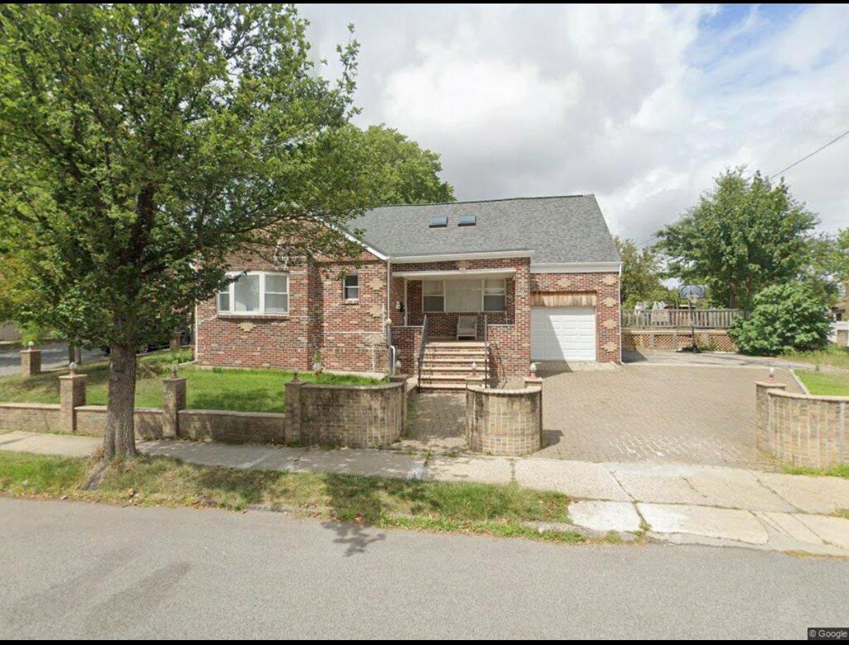 190-05 48 Avenue Property Photo 1