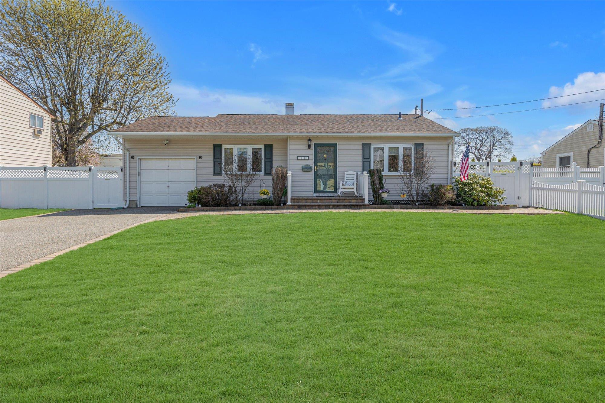 1011 Carll Drive Property Photo