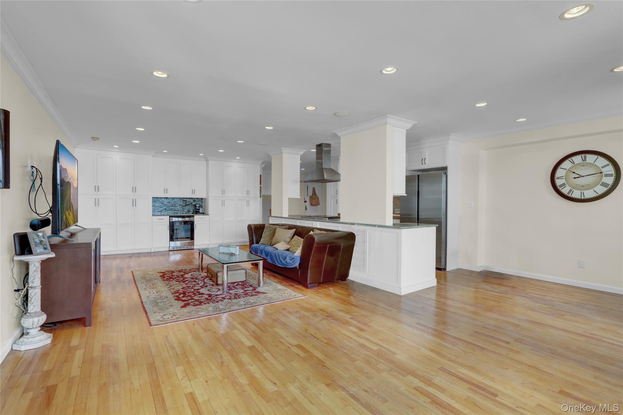 750 Shore Road 4b Property Photo 10