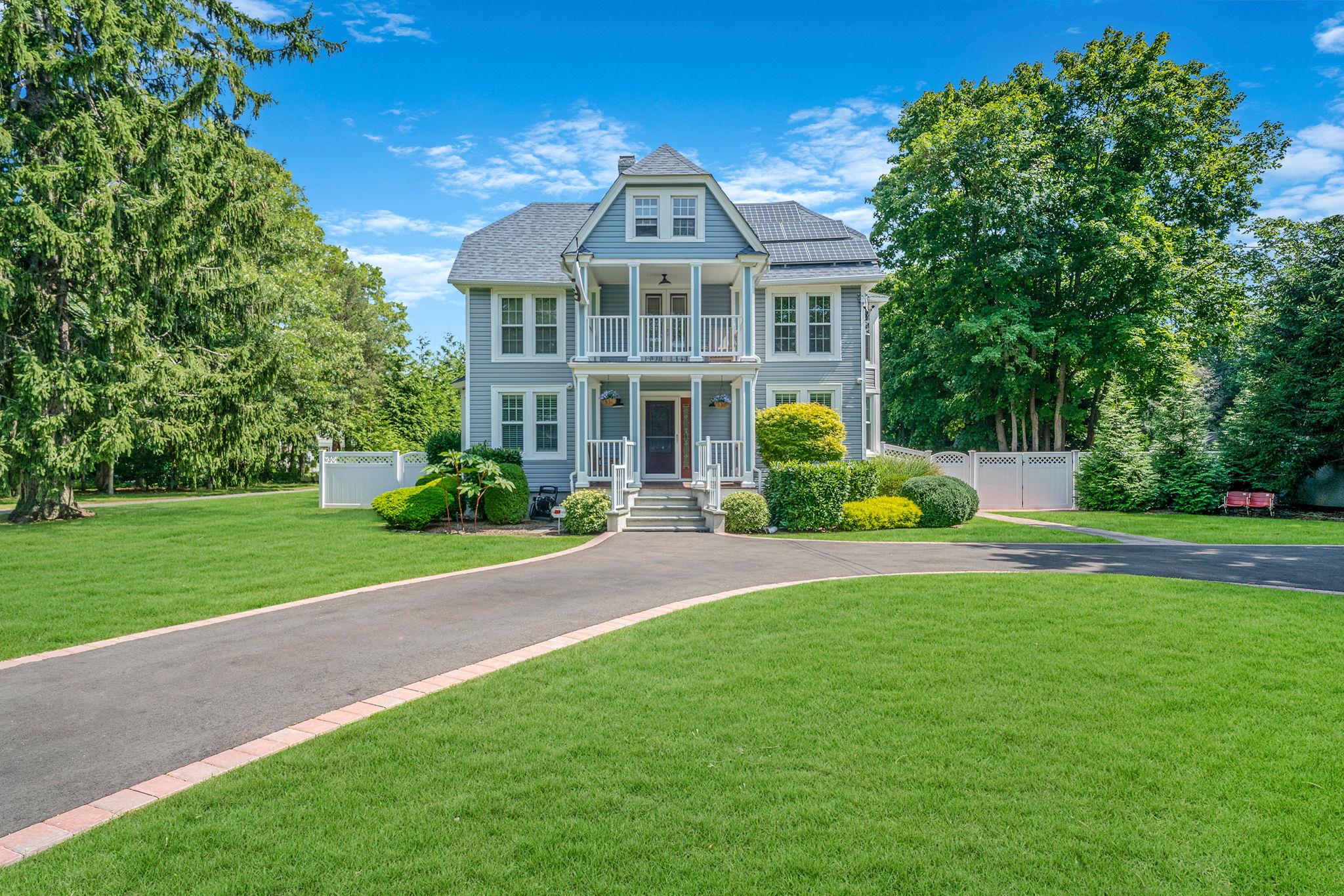 318 Woodhollow Road Property Photo