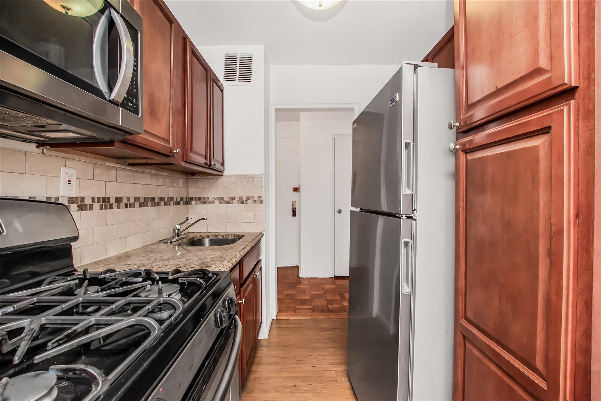 3131 Grand Concourse 5d Property Photo 7