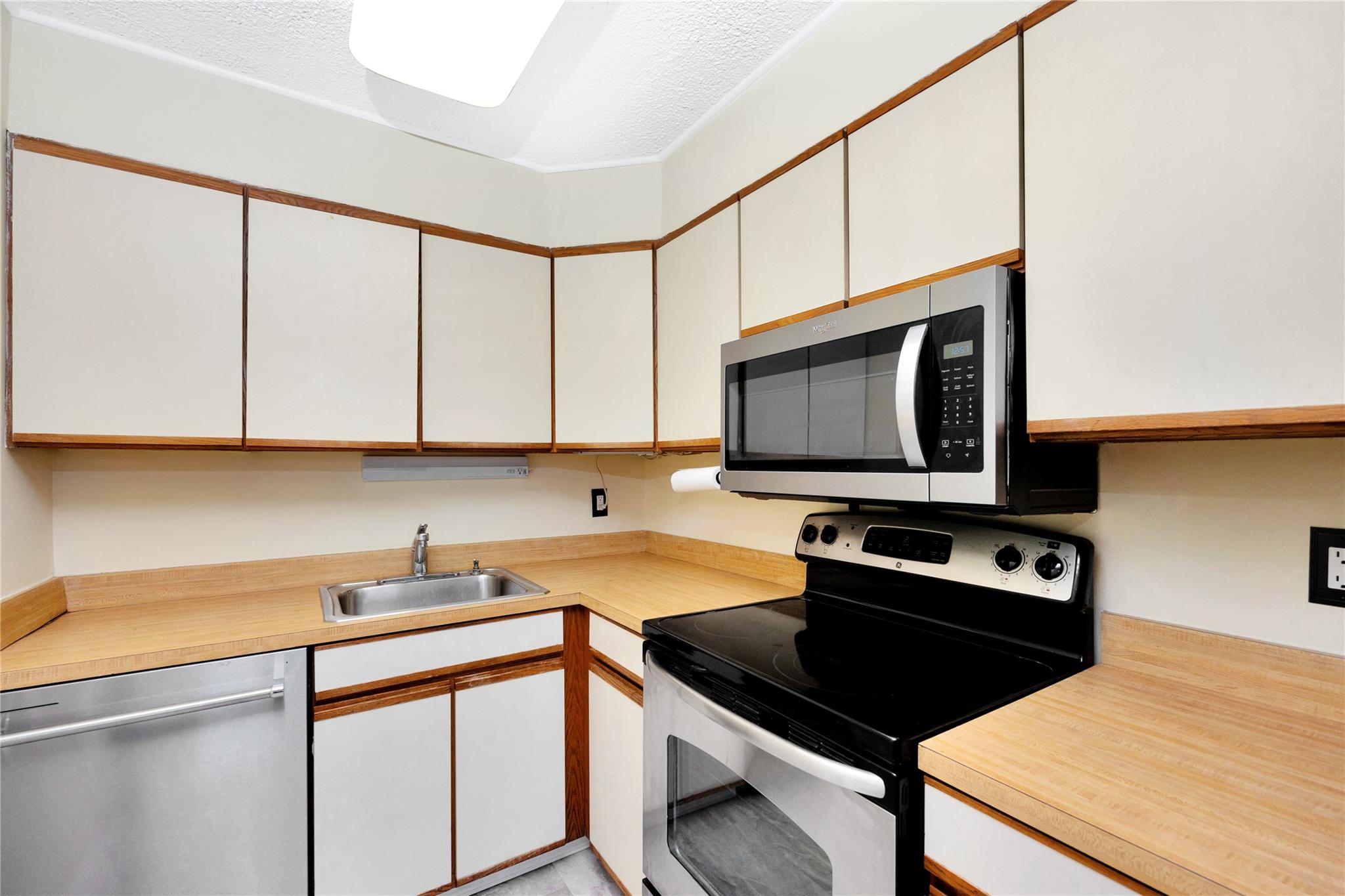 168-01 12 7b Property Photo 7
