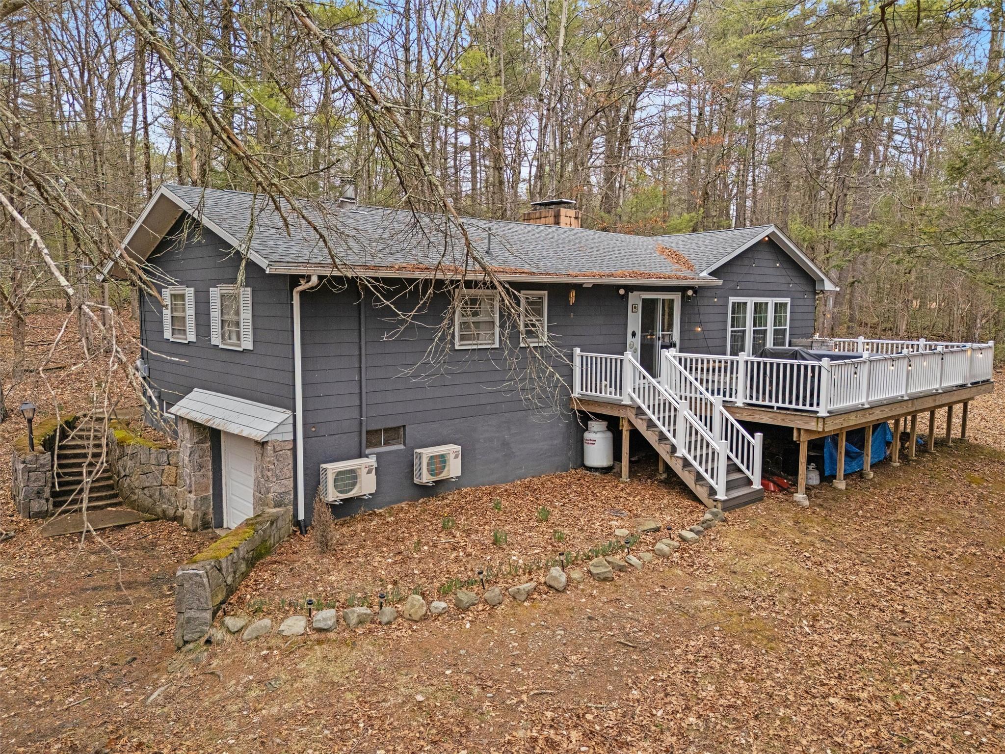 30 Cherry Ln Property Photo
