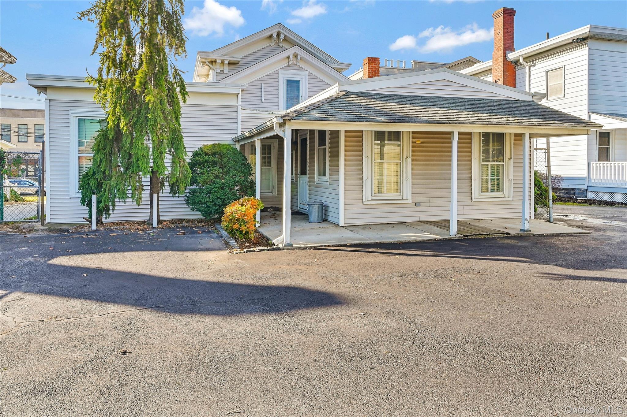 218 Griffing Avenue Property Photo 4