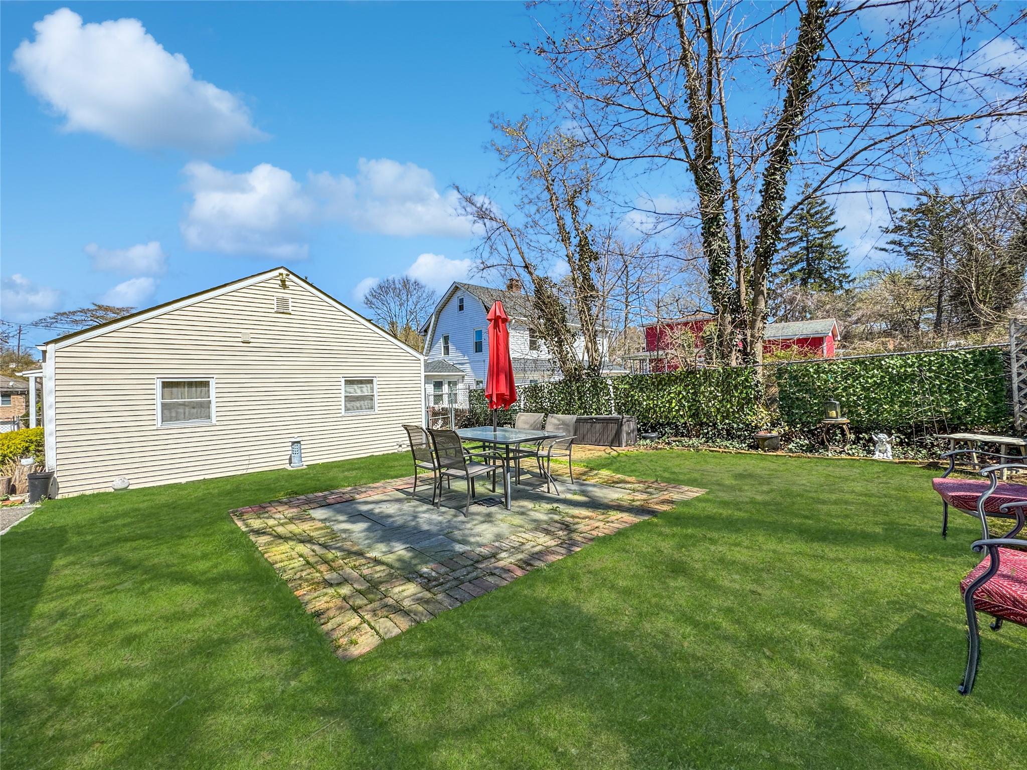 20 Elm Avenue Property Photo 10