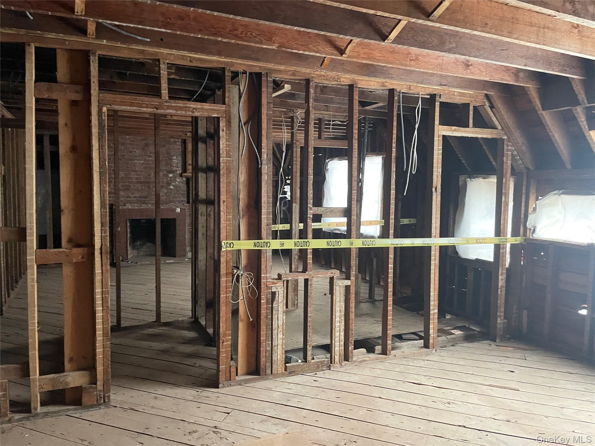 523 N Midland Avenue Property Photo 13