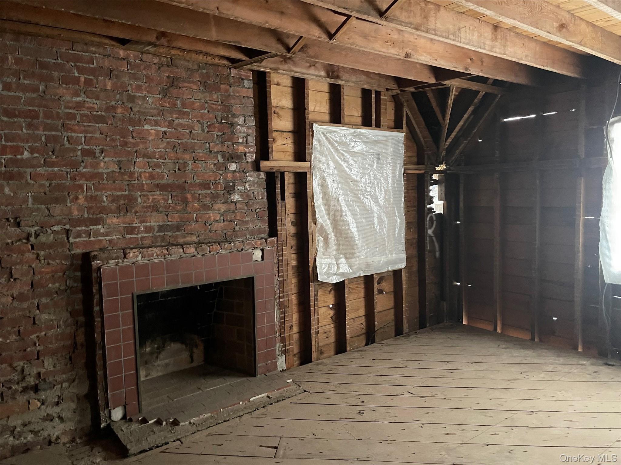 523 N Midland Avenue Property Photo 15