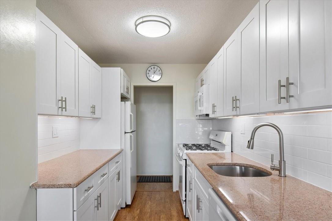 2550 Olinville Avenue 10c Property Photo