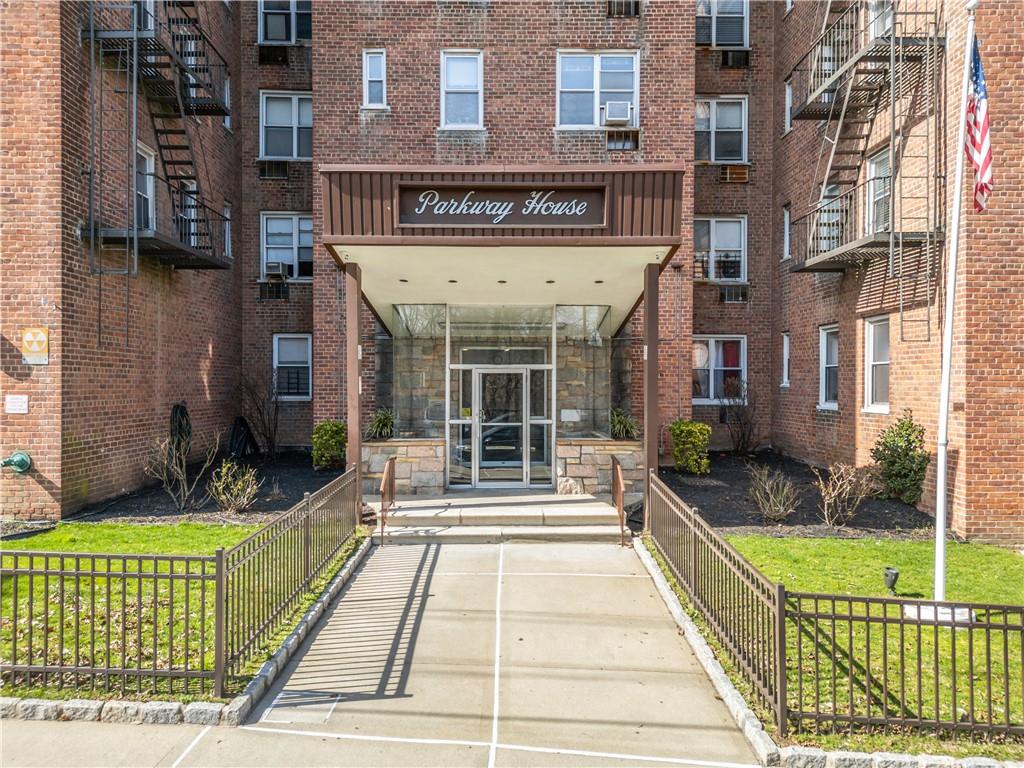 61 Bronx River Road 6g Property Photo 1