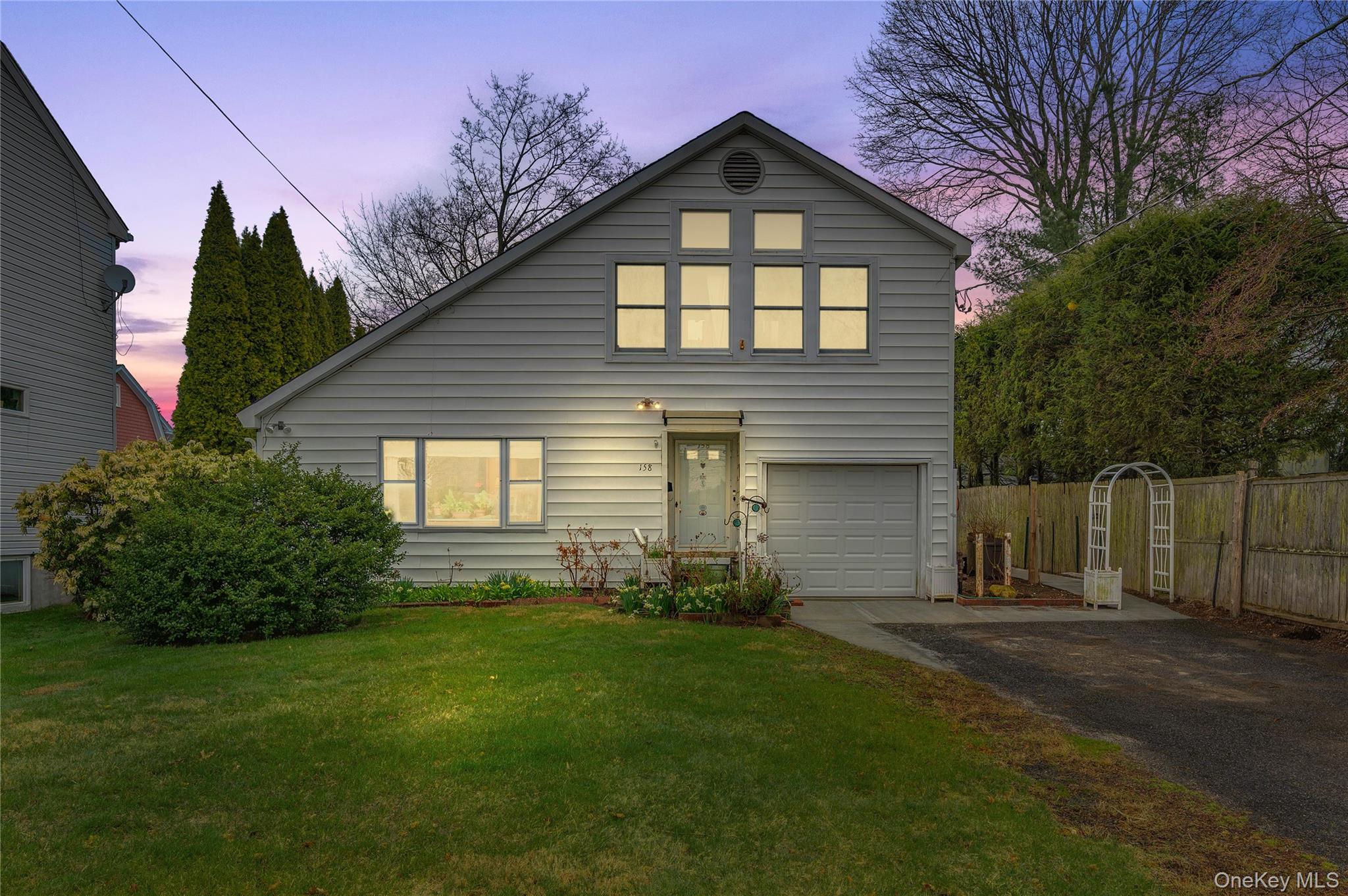 158 Davis Avenue Property Photo 1