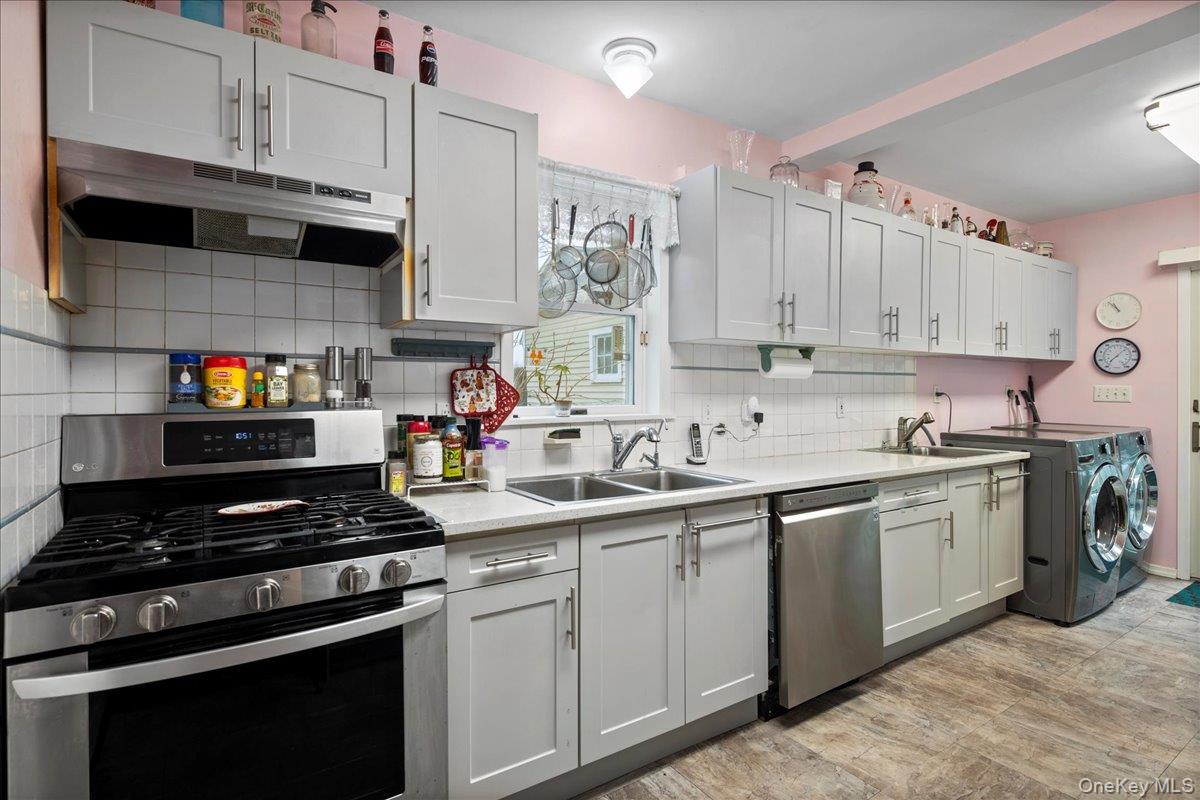 158 Davis Avenue Property Photo 8