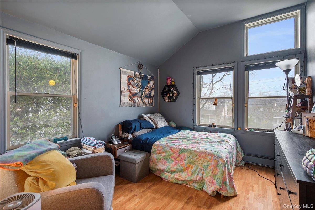 158 Davis Avenue Property Photo 13