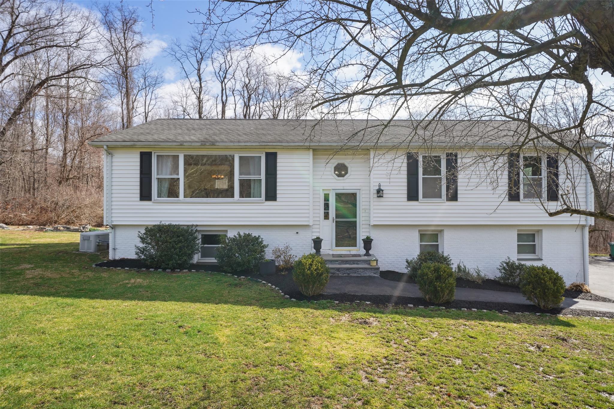 4 Stonewall Farm Road Property Photo