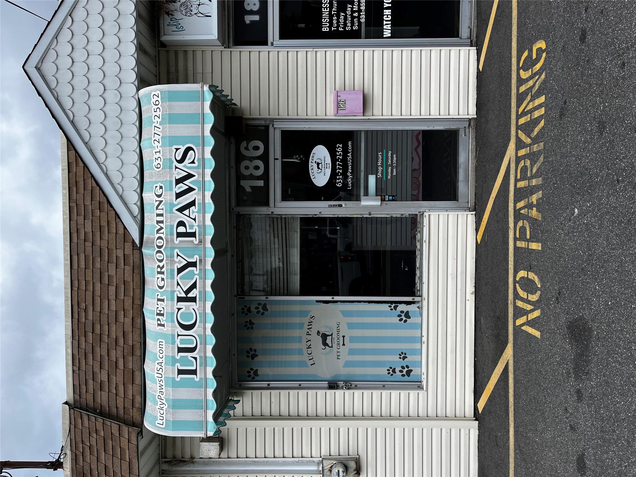 186 Islip Avenue Property Photo