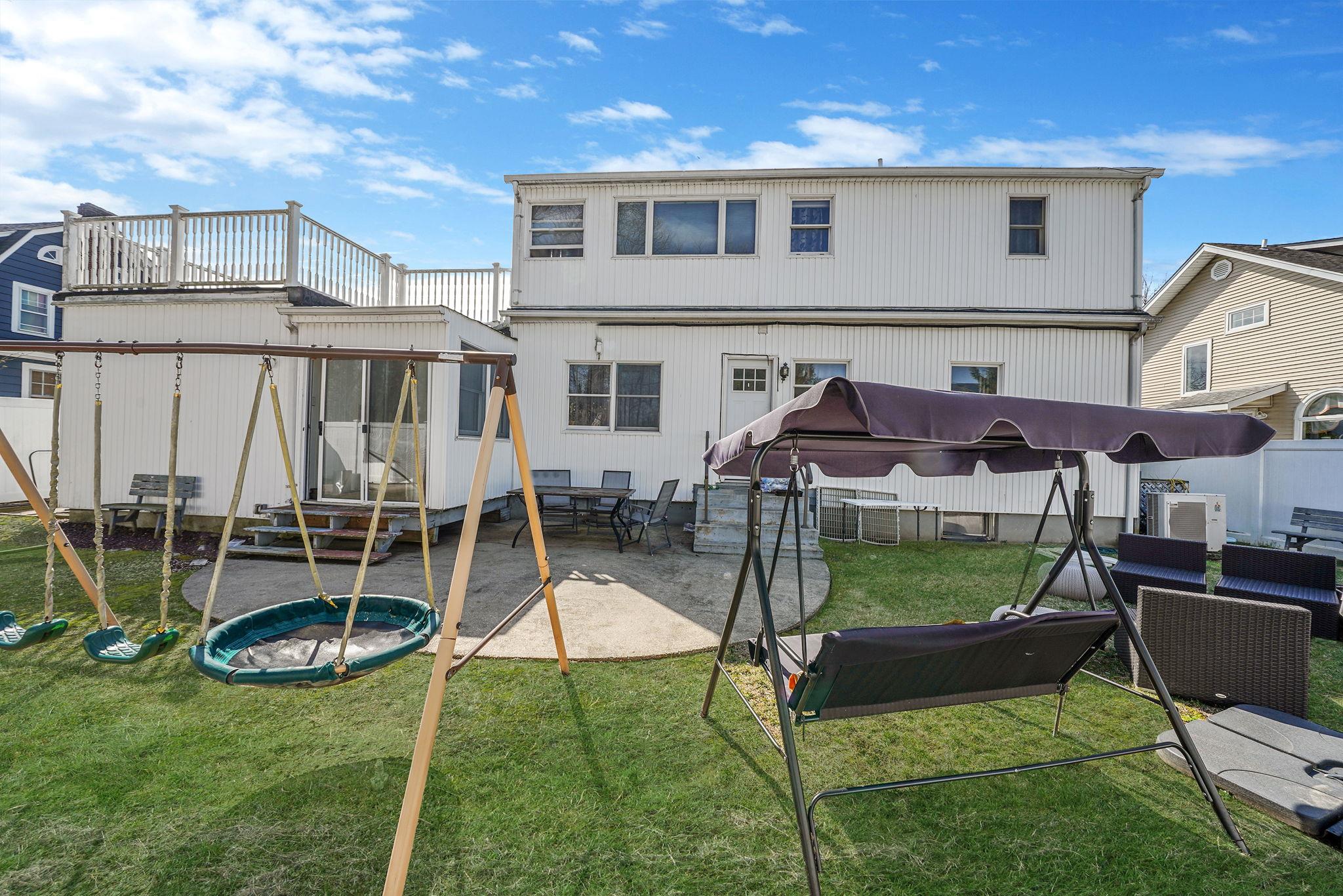 695 Koelbel Court Property Photo 7