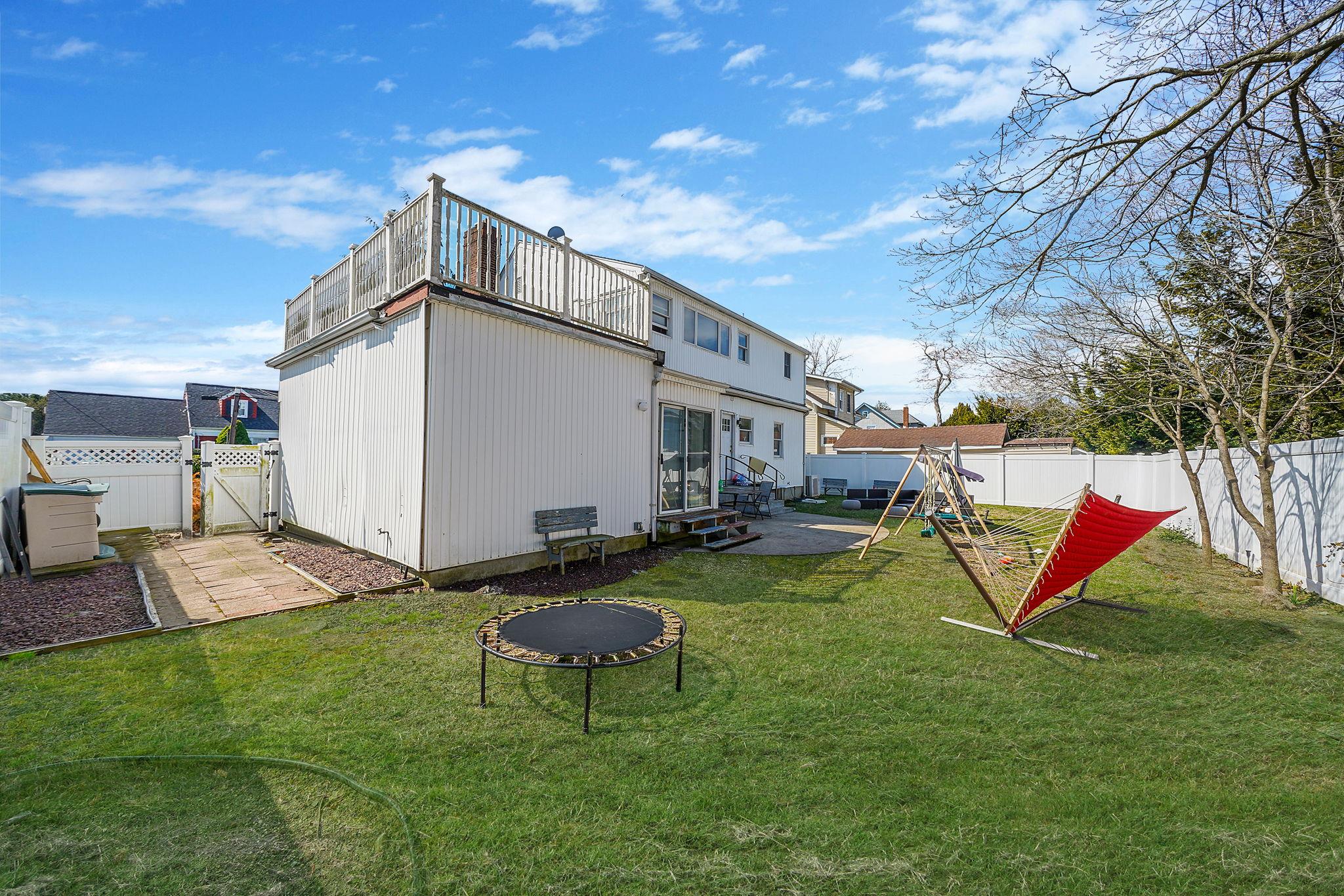 695 Koelbel Court Property Photo 8