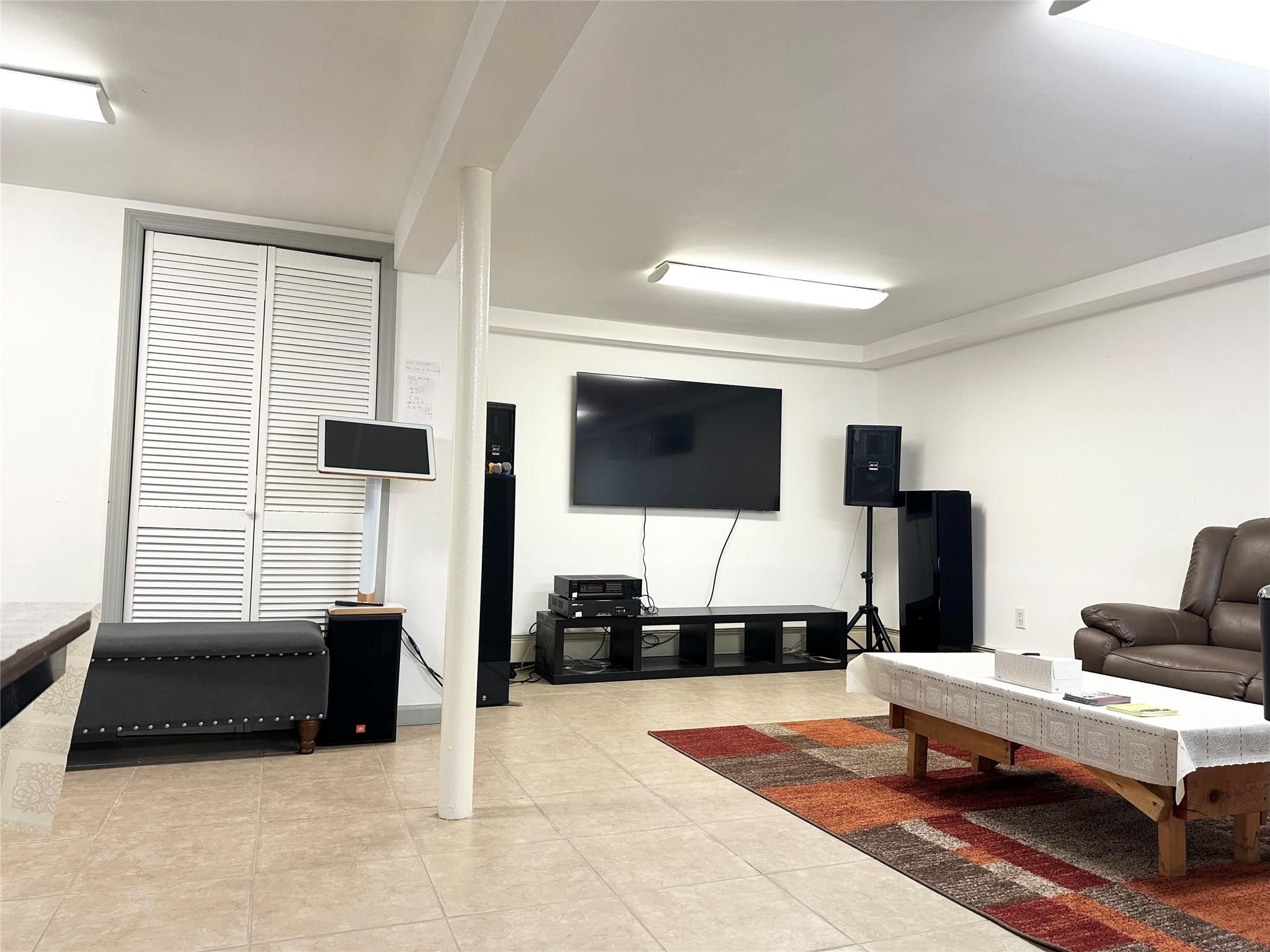 6614 254th Street Property Photo 11