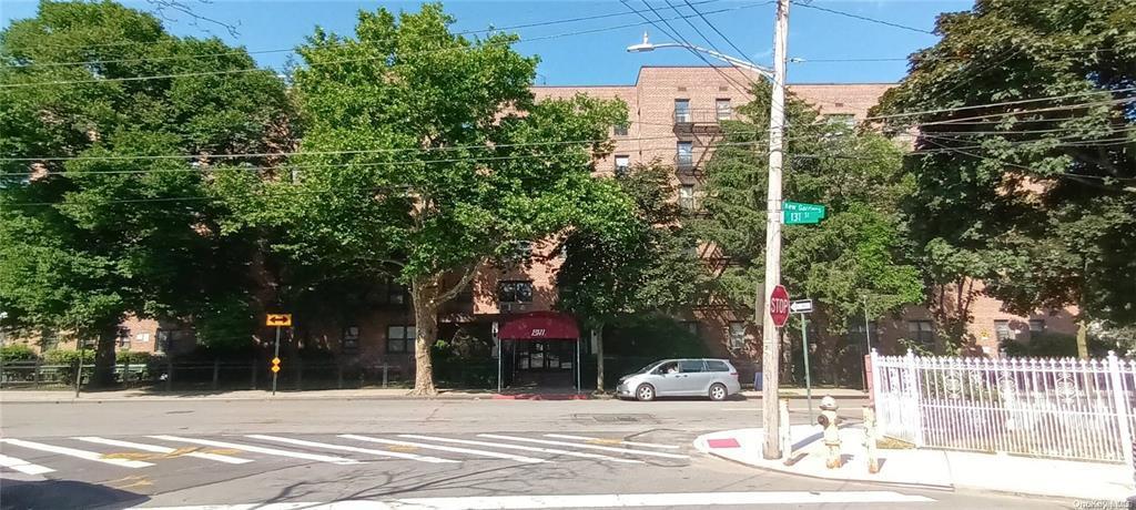 131-11 Kew Gardens Rd. 6n Property Photo