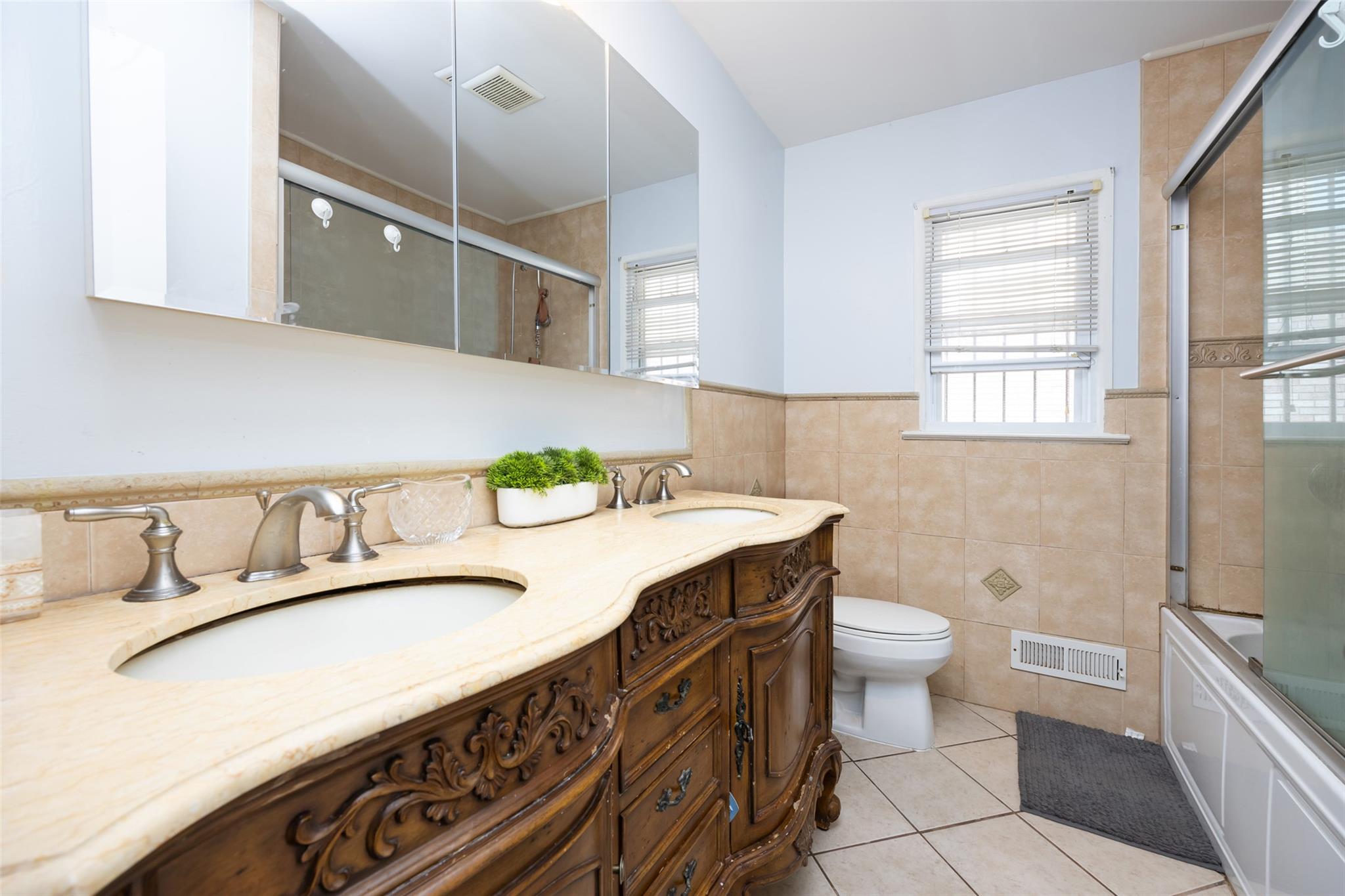 14125 11th Avenue Property Photo 7