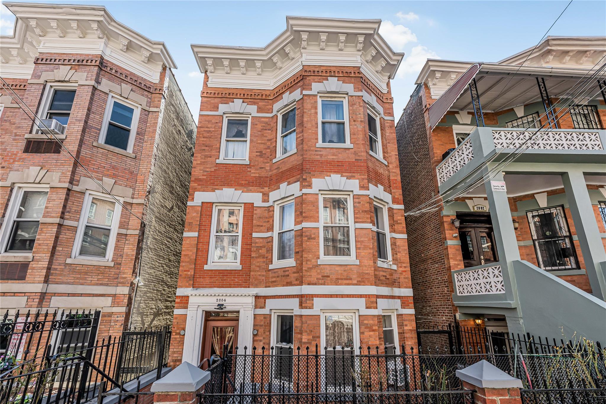 International School For Liberal Real Estate Listings Main Image