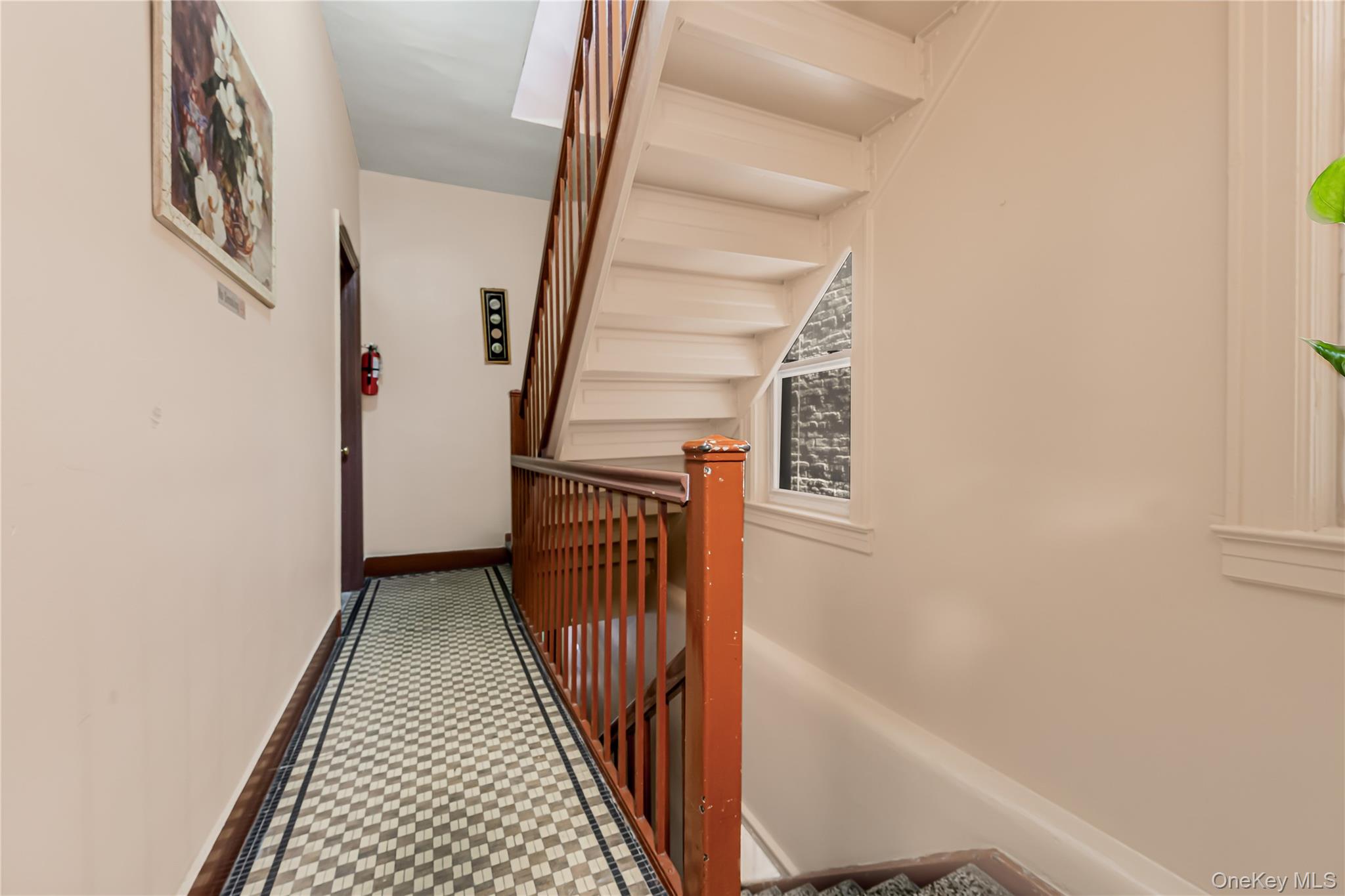 2884 Valentine Avenue Property Photo 6