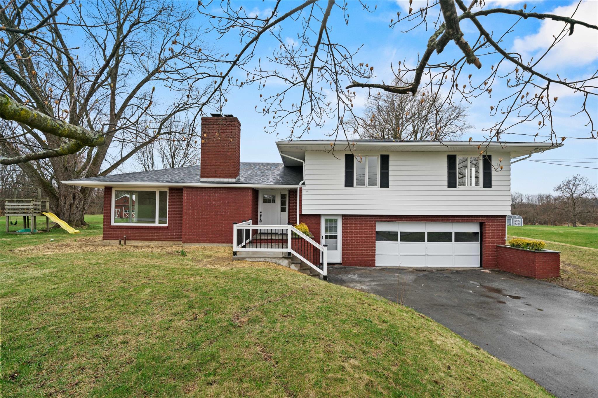 139 Cross Road Property Photo