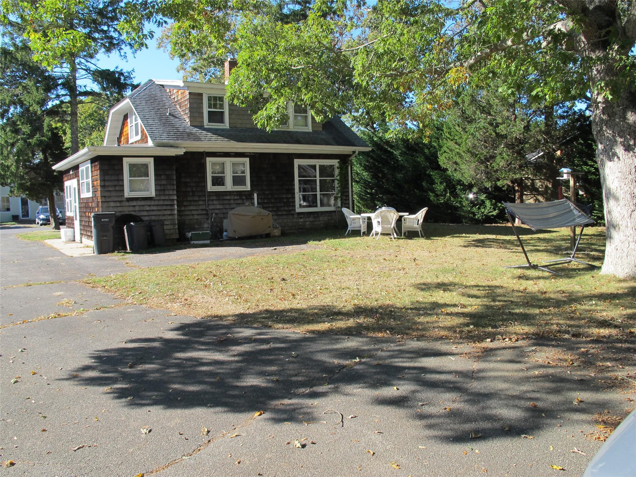 16 Redfield Lane Property Photo