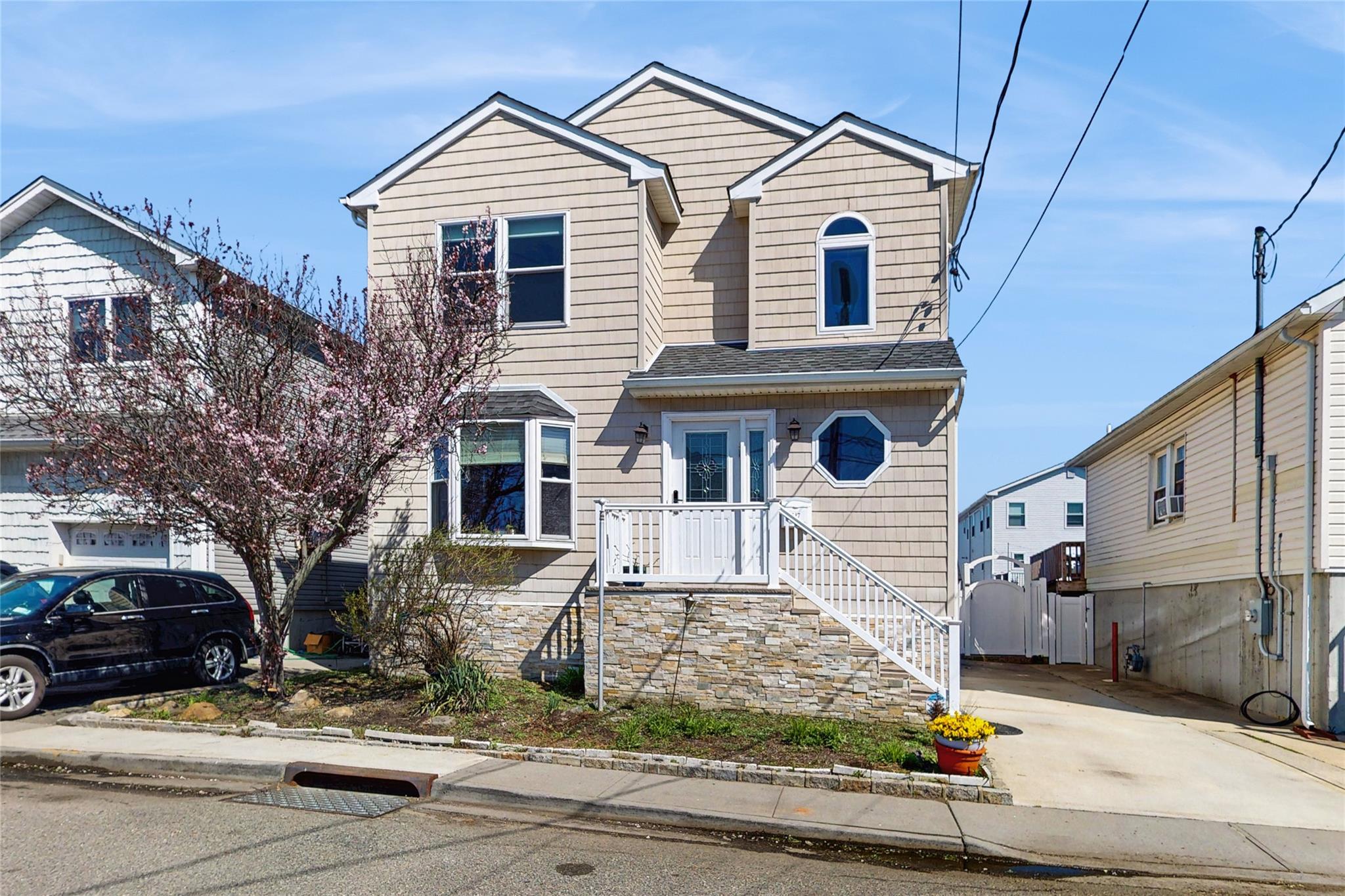 647 Lincoln Street Property Photo
