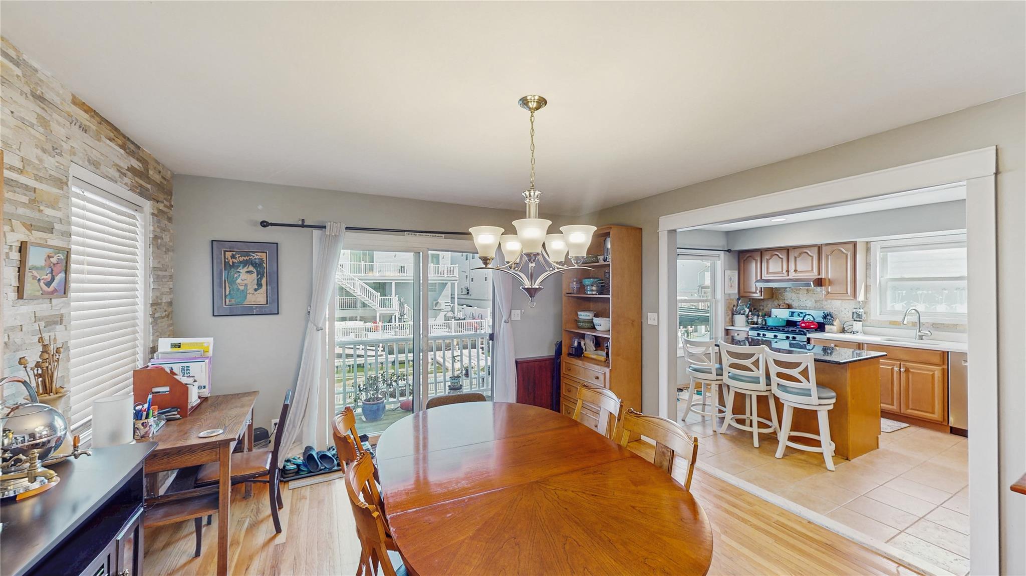 647 Lincoln Street Property Photo 4