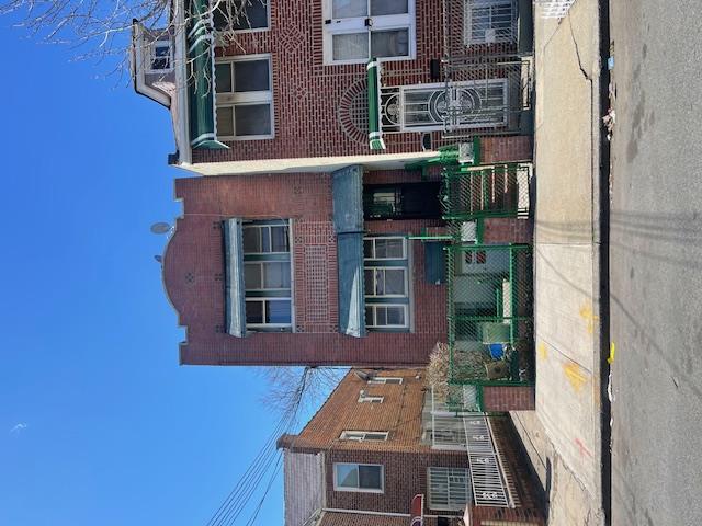 162 E 59th Street Property Photo 1