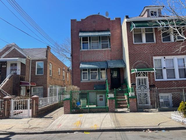 162 E 59th Street Property Photo 2