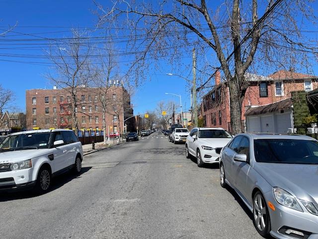 162 E 59th Street Property Photo 4