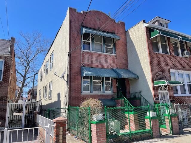162 E 59th Street Property Photo 8
