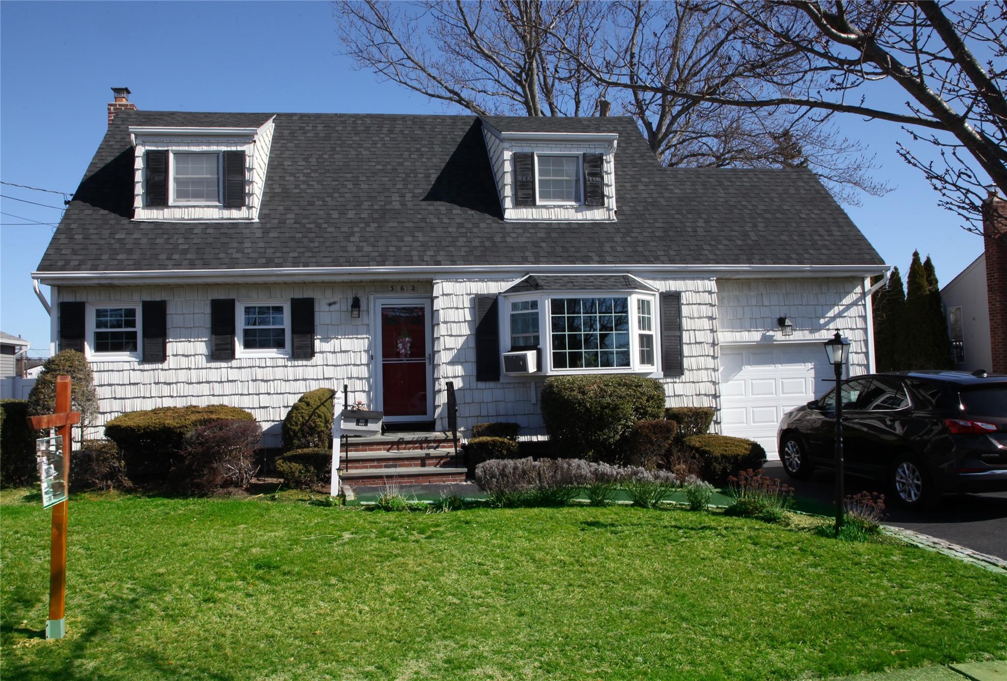362 Violet Street Property Photo