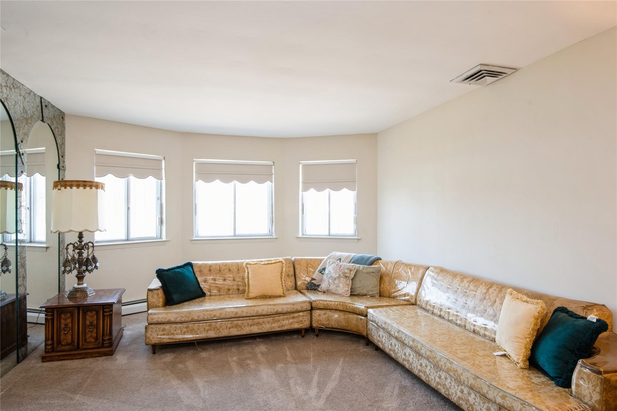 256 Leaf Avenue Property Photo 3