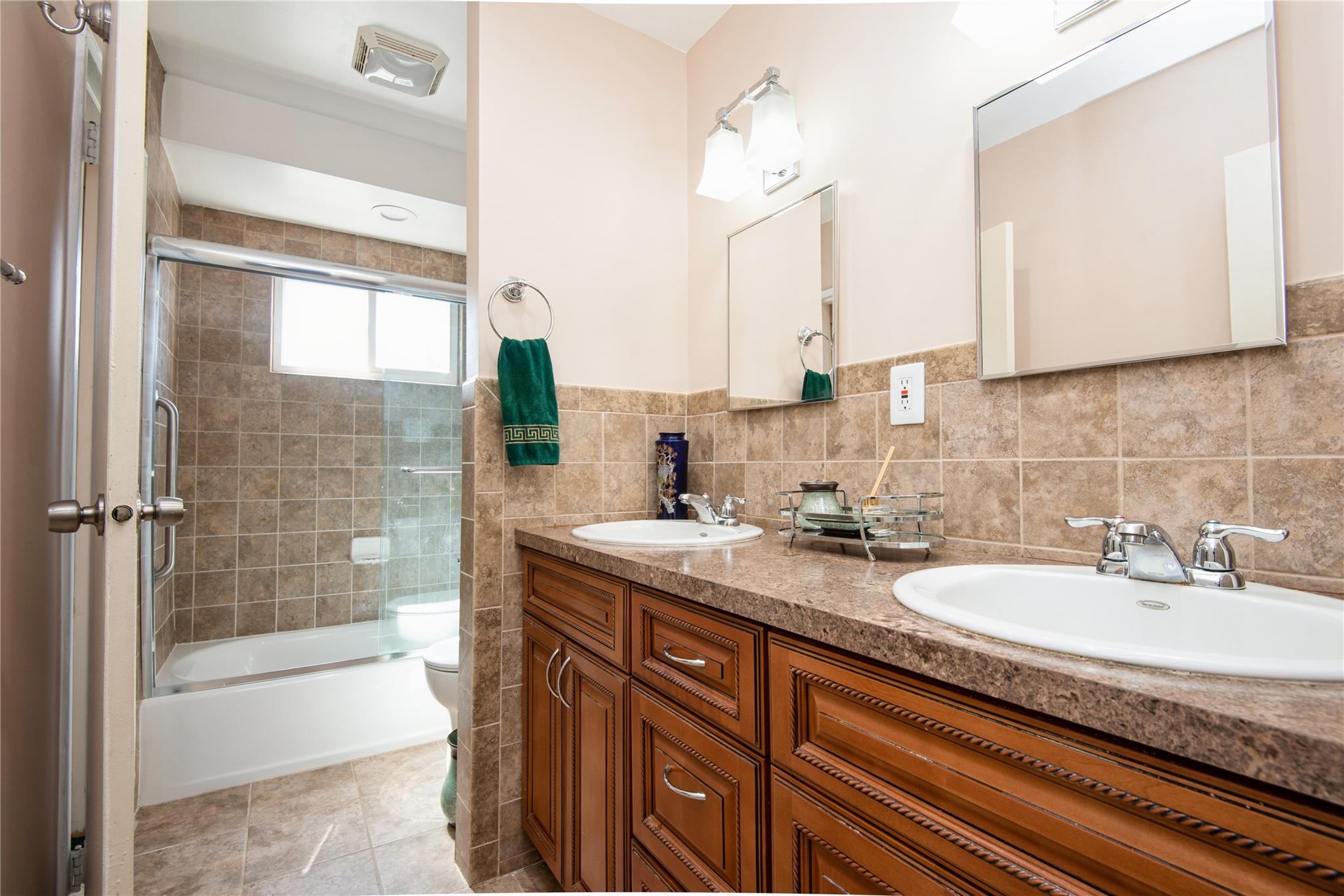 256 Leaf Avenue Property Photo 12