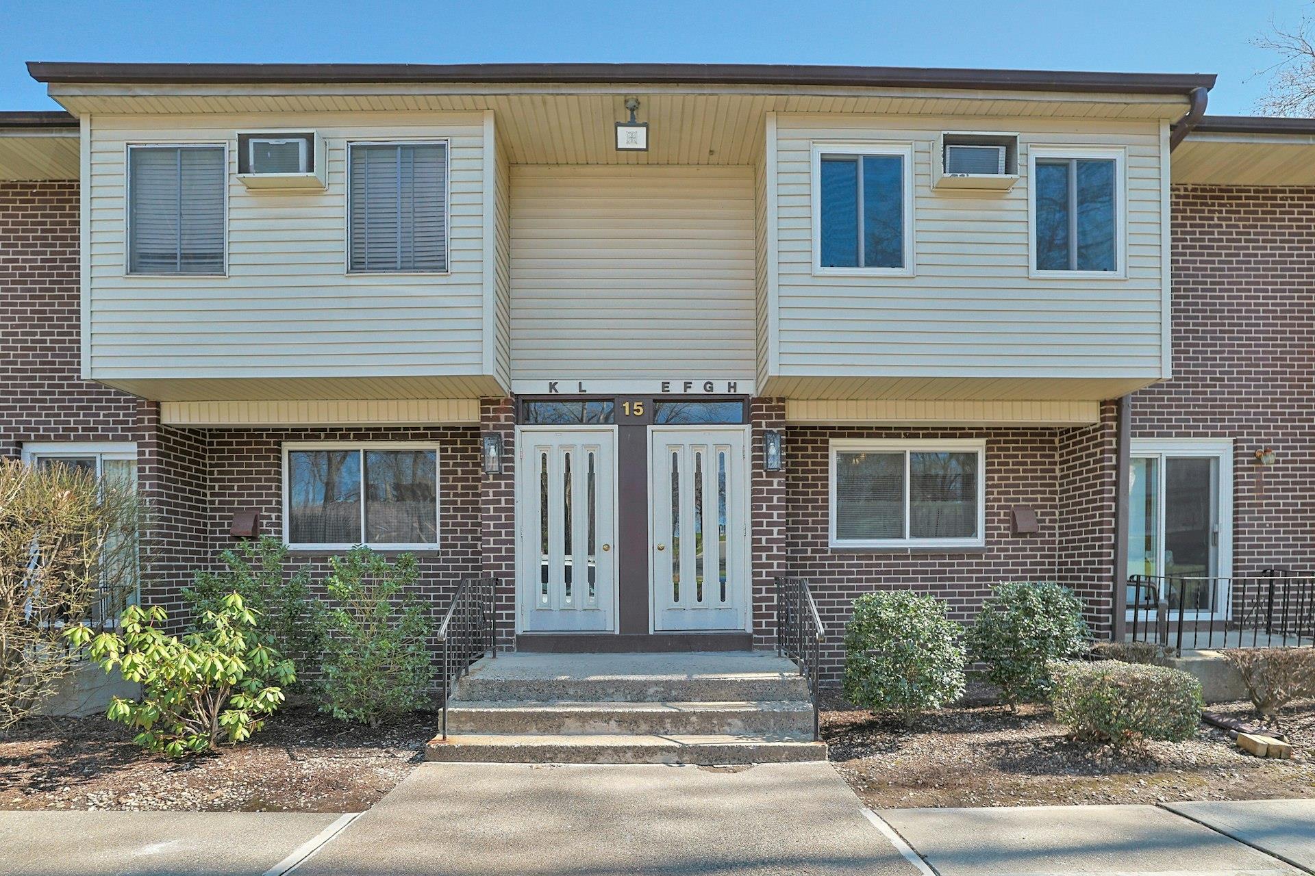 15h Blue Hill Commons H Property Photo