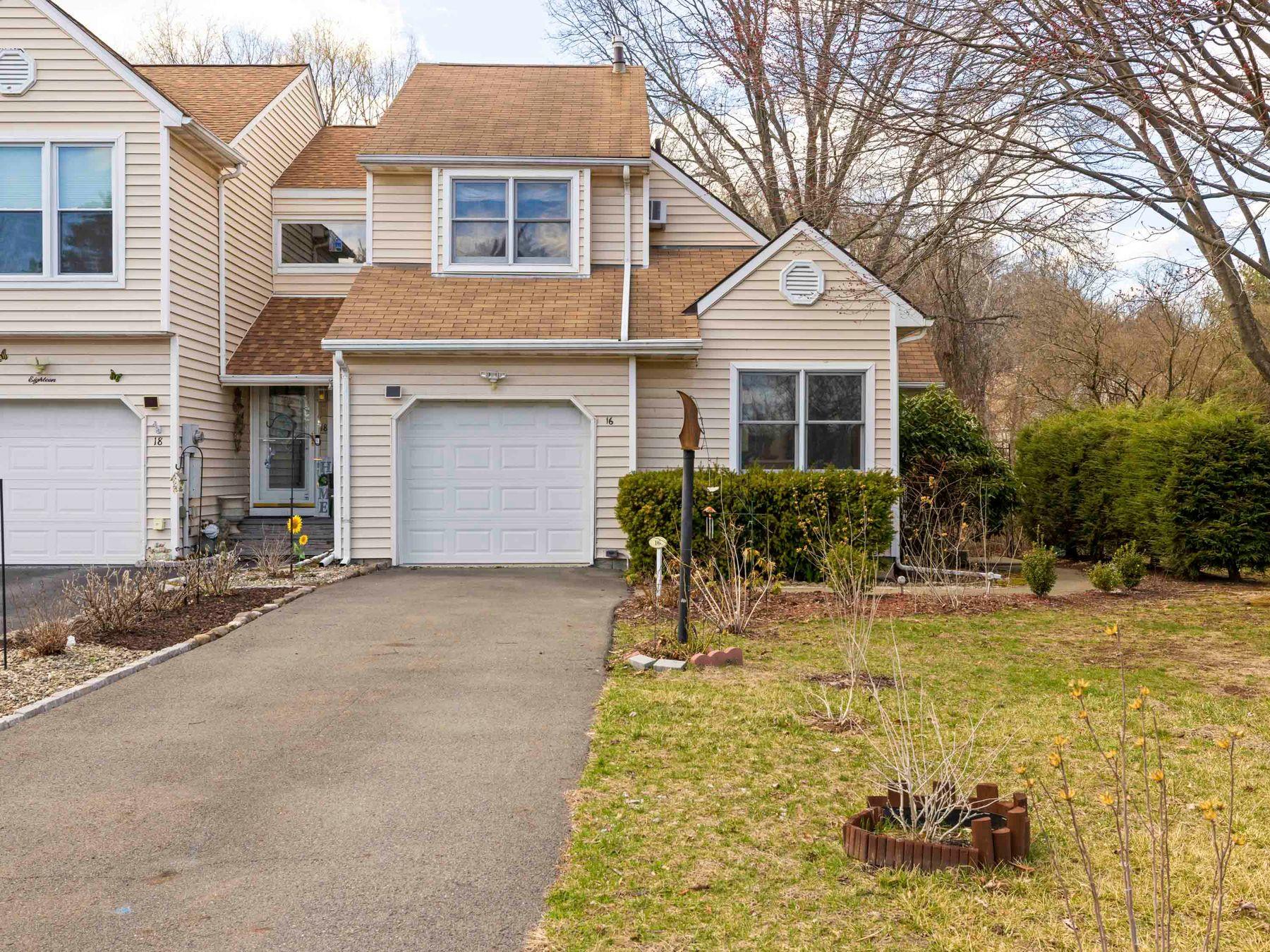 16 Red Maple Road Property Photo