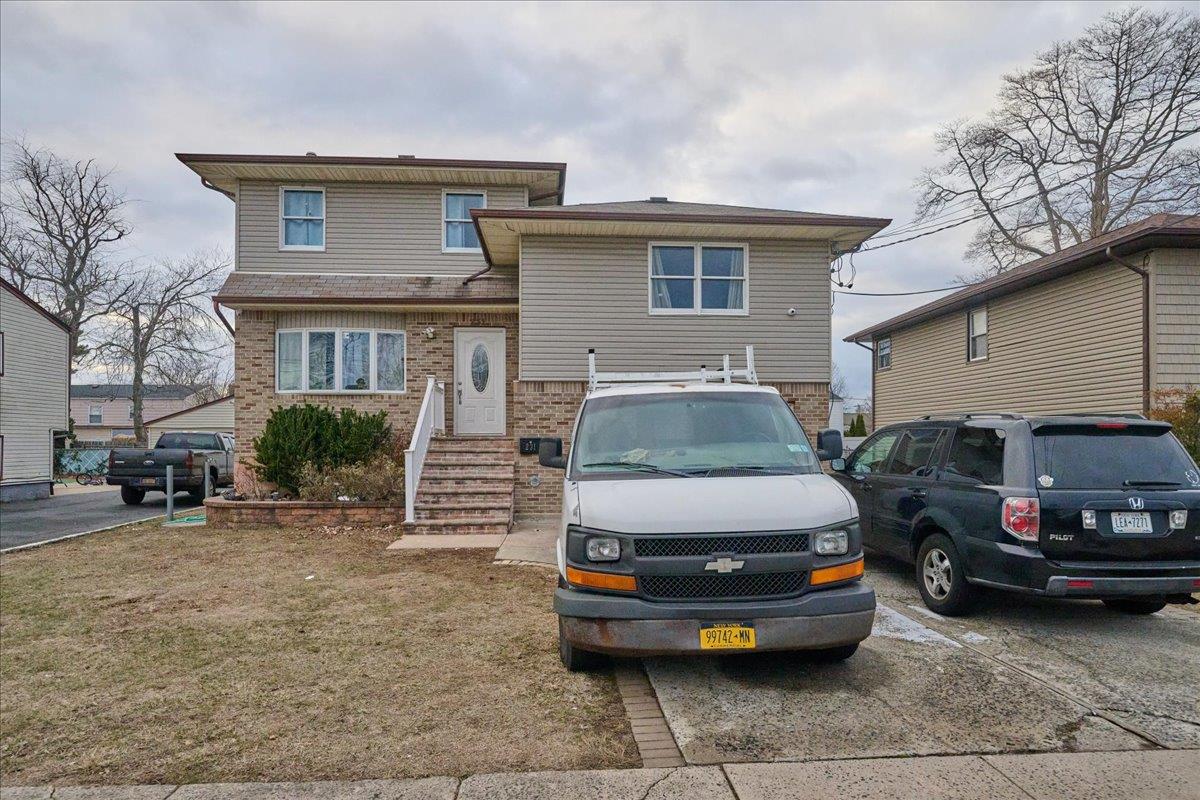 231 New York Avenue Property Photo
