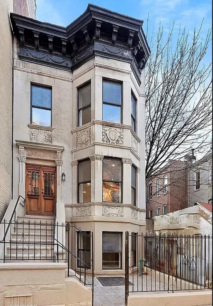 14 E 21st Street Property Photo