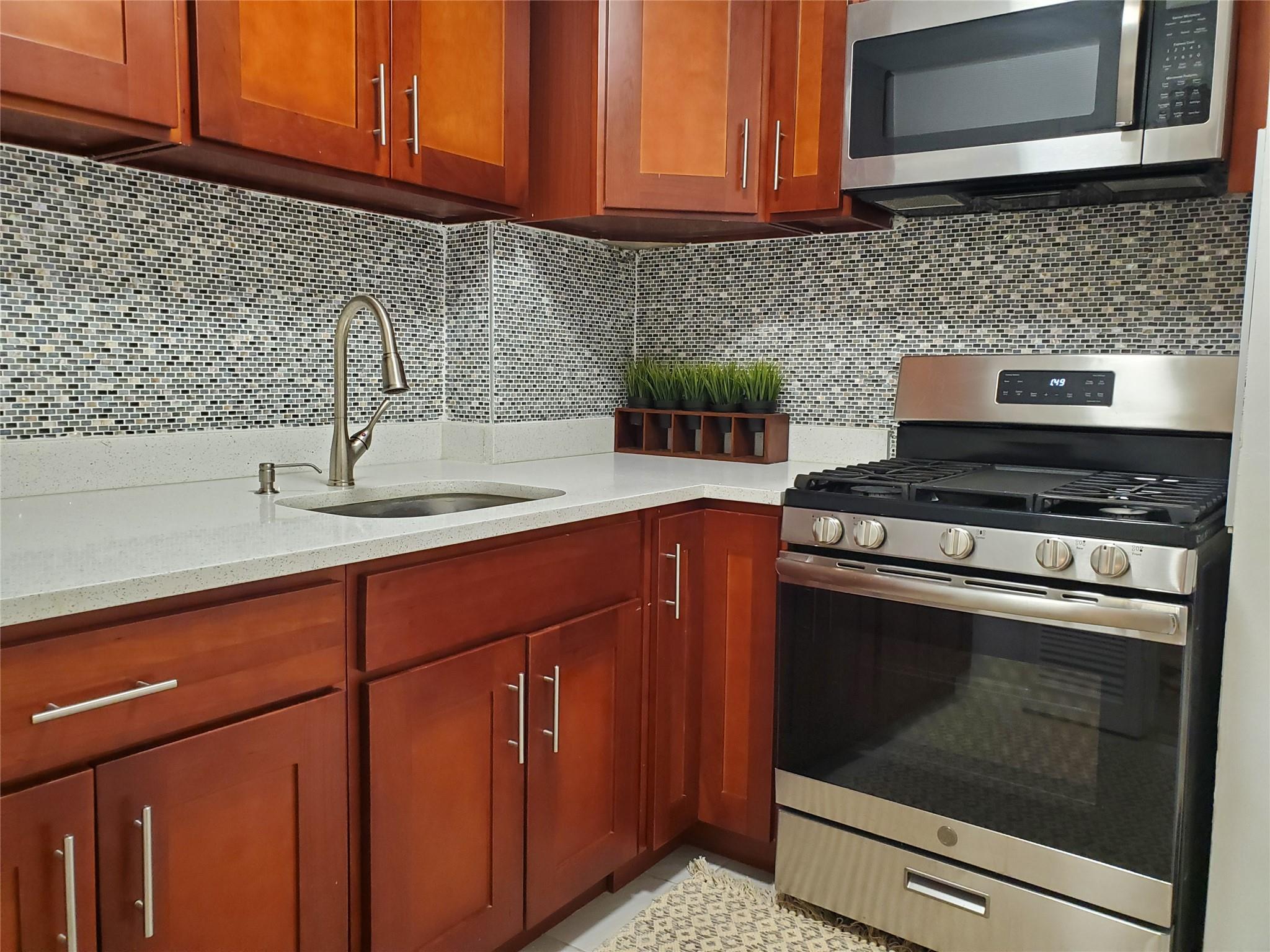 37-31 73rd Street 4m Property Photo
