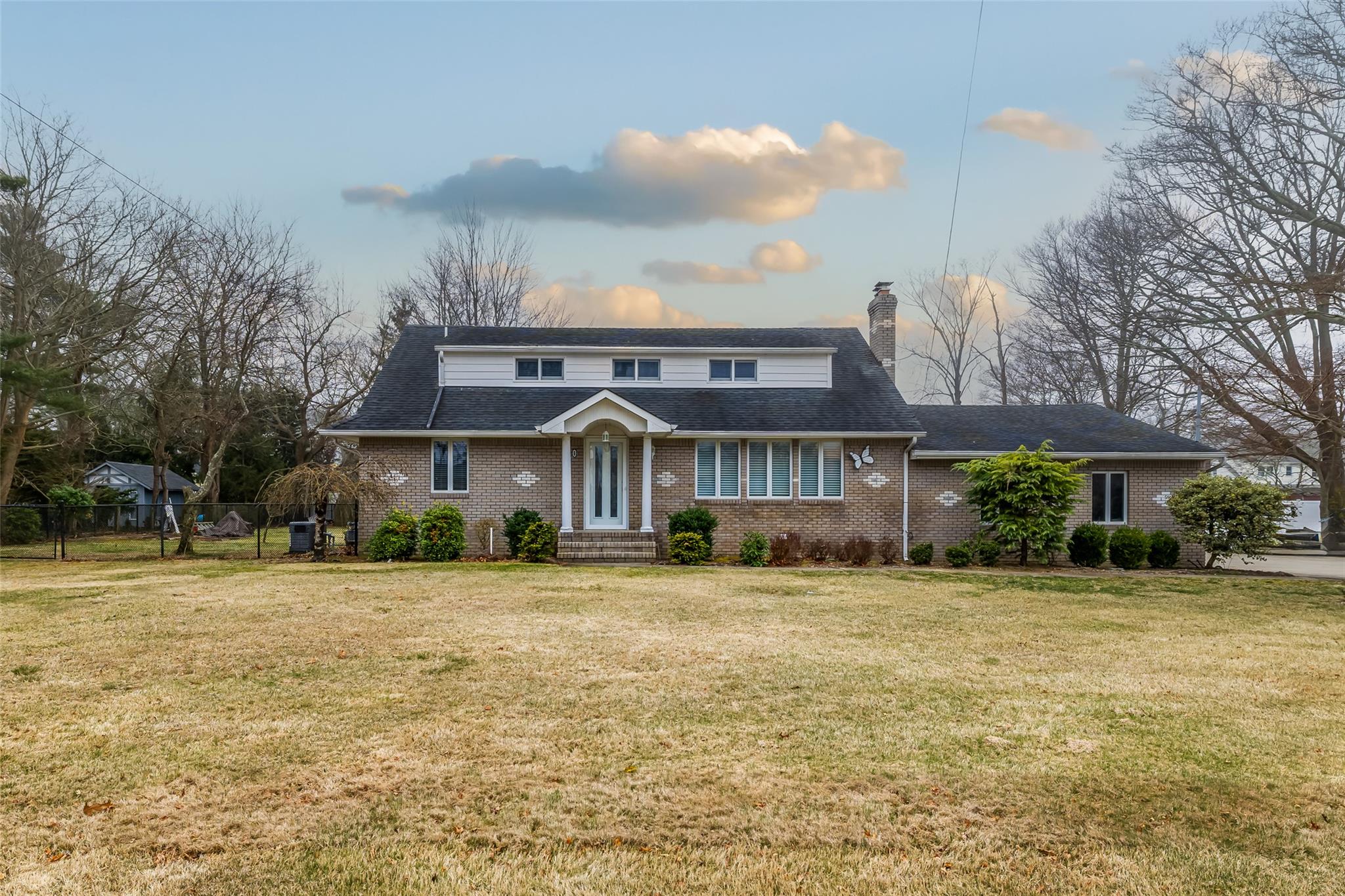11739 Real Estate Listings Main Image